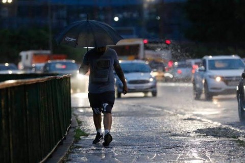 Inmet prevê final de semana de chuvas nas regiões Sul e Sudeste
