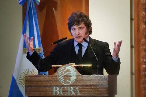 Por que milhares de empresas estão fechando na Argentina e o que isso revela sobre a economia na era Milei?