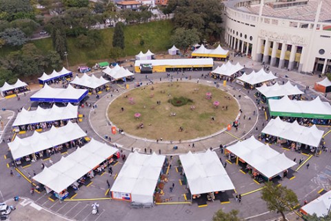 A Feira do Livro 2026 reúne mais de 100 autores e oferta 105 atividades gratuitas entre 30 de maio e 7 de junho